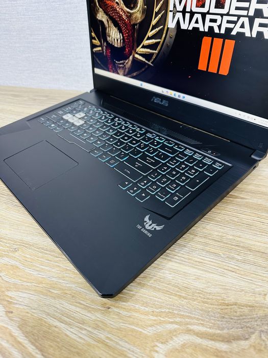 ASUS TUF Ryzen 5-8 Ядер+GTX1650, Большой 17,3 Экран