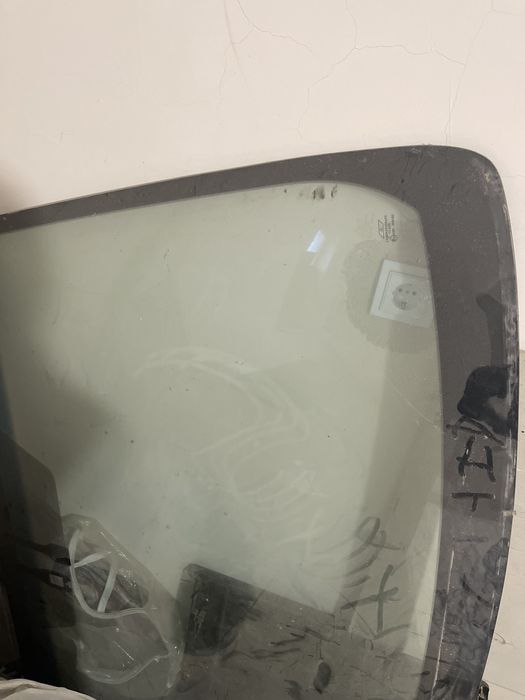 Лобовое стекло на camry55