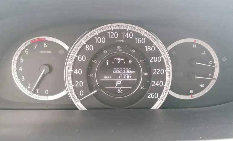 ПРОДАВАМ автомобил Honda Accord Honda Accord