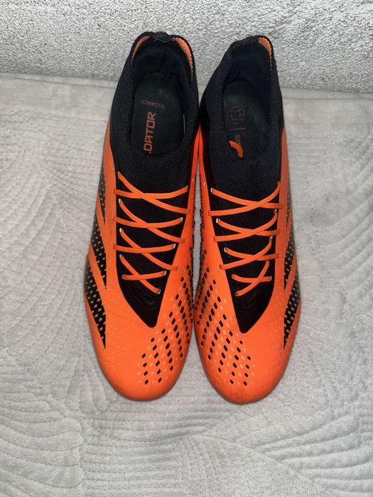 Оригинальные сороконожки adidas predatorTF