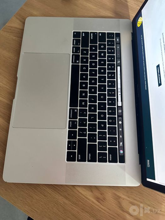 Macbook pro I7 16/256