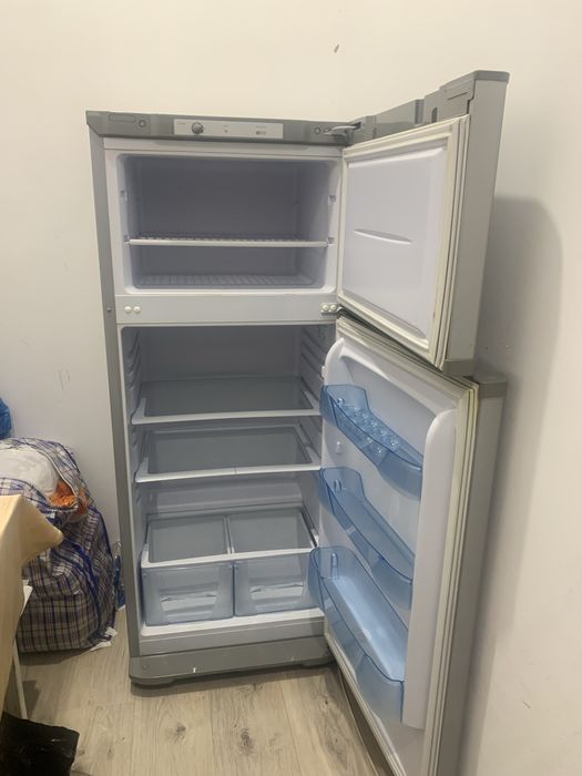 Продам Холодильник бирюса