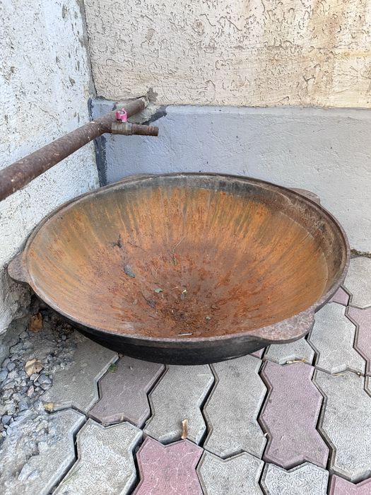 Казан чугунный 100л.