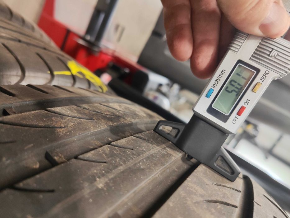 2бр. летни гуми 235/55/18 Pirelli