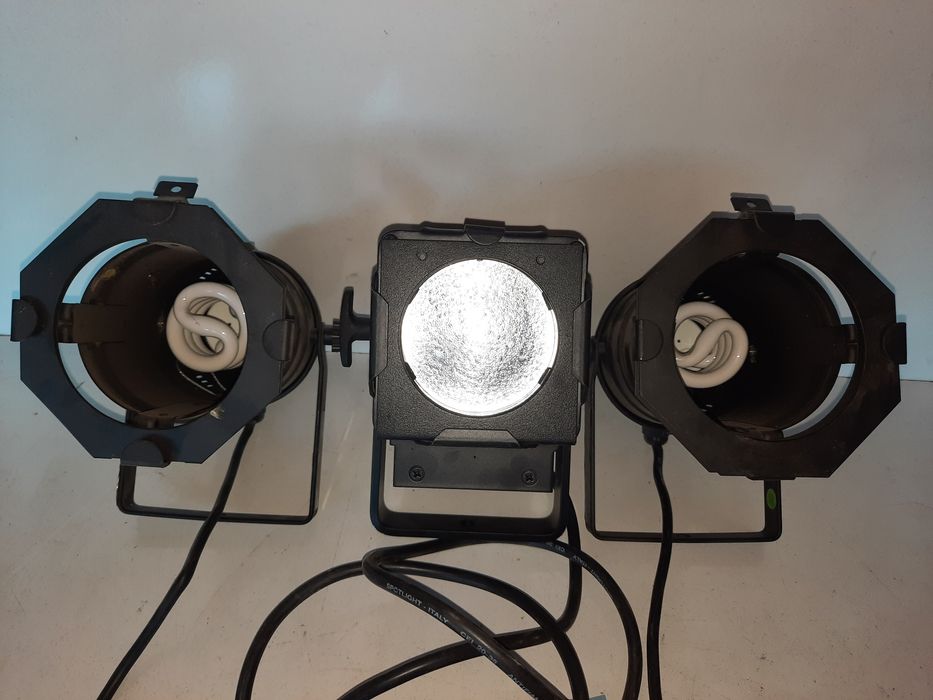 Прожектор MINI PC 300 W с 2 броя лампи за дискотечно осветление