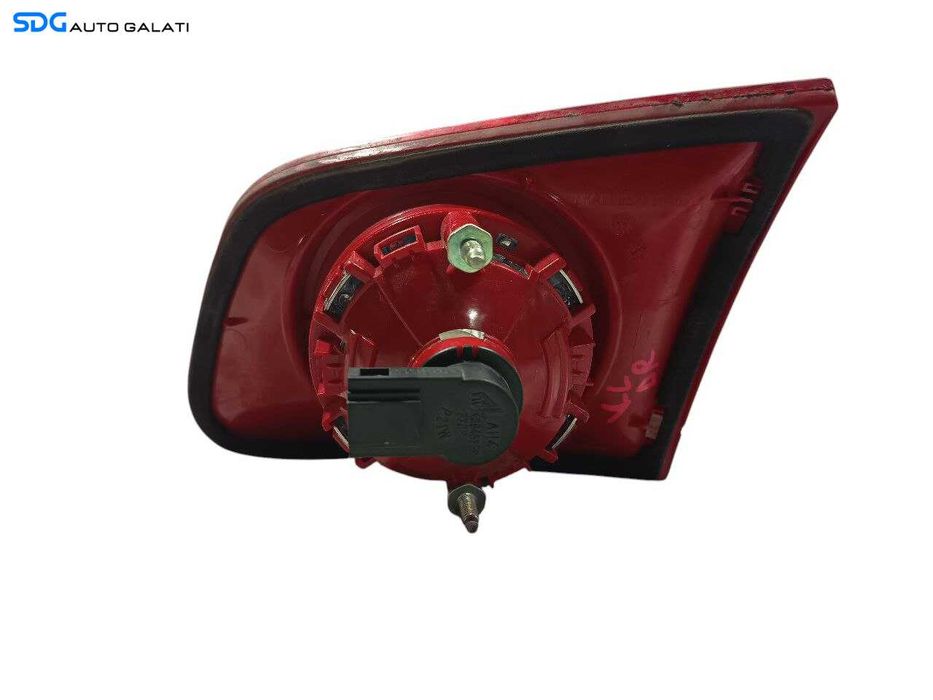 Stop Lampa Tripla Stanga de pe Haion Hayon Portbagaj Volkswagen Passat B6 (Defectul se vede in ultima poza) 2005 - 2010 Cod 3C9945093A [L6671]
