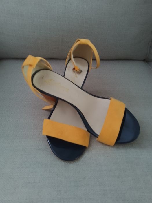 Sandale elegante din piele întoarsă