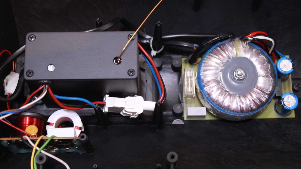 Boxe active Loewe 2x30W+standuri(Germania).