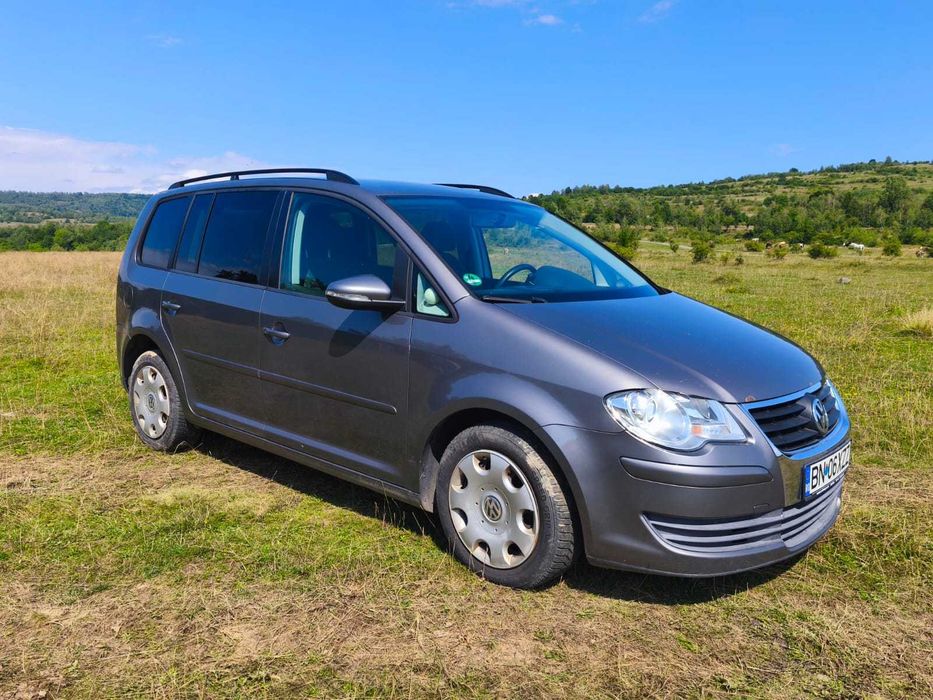 VOLKSWAGEN Touran 2010 — imagine 5