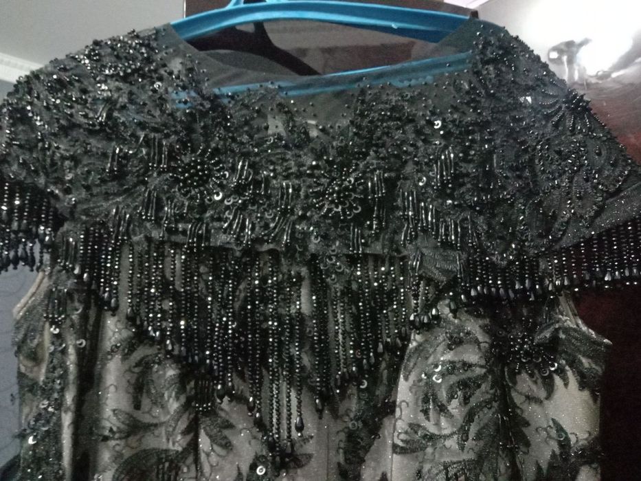 Продам платье очень красивое