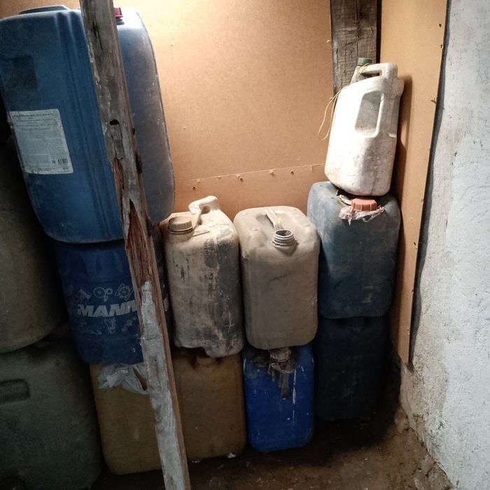 Продаю конистры из под соляры