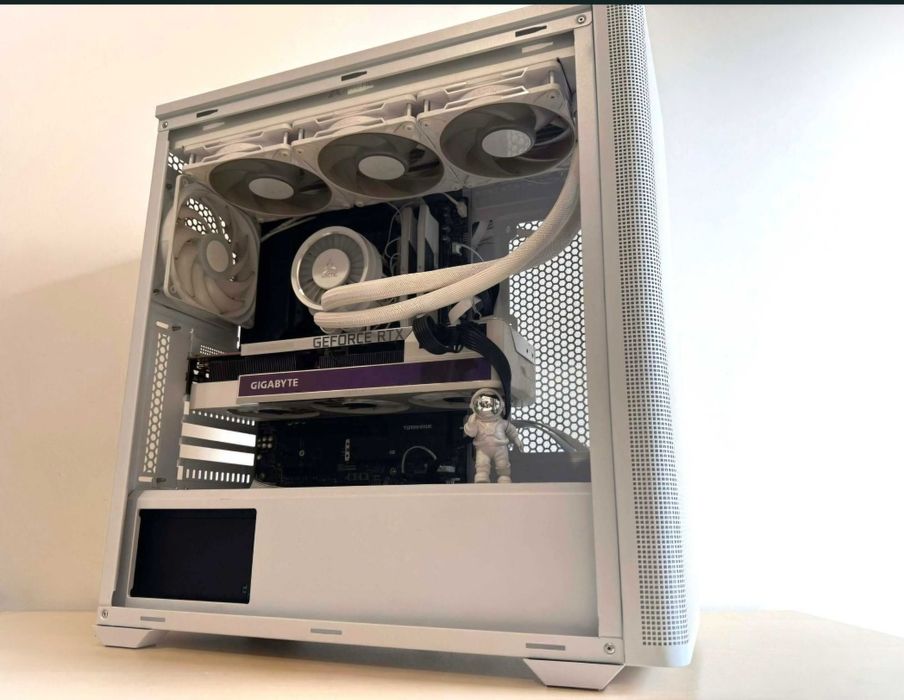 Ryzen 7 7800X3D/ 32GB/ RTX 3080/SSD