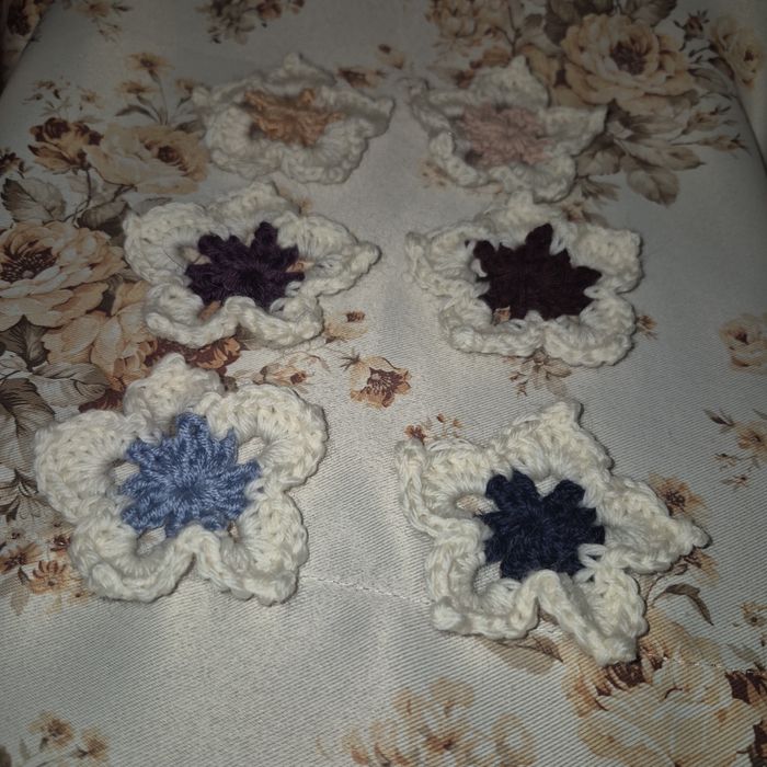 Set floricele croșetate