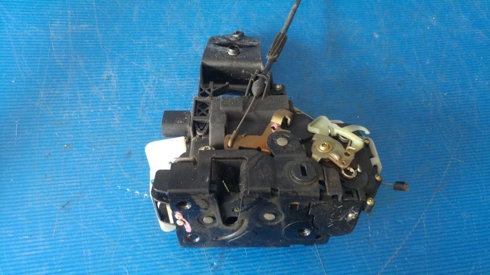 broasca iala usa dreapta spate vw passat b6 2002