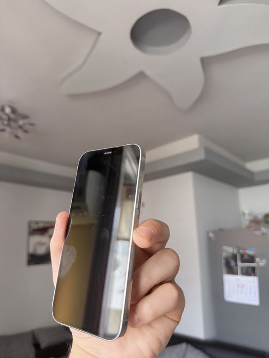 Iphone 12 pro запазен