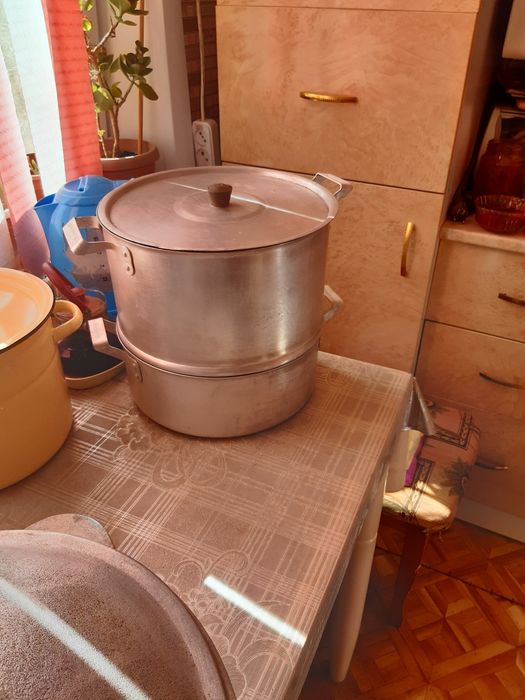 Продаётся: Мантоварка,кастрюля