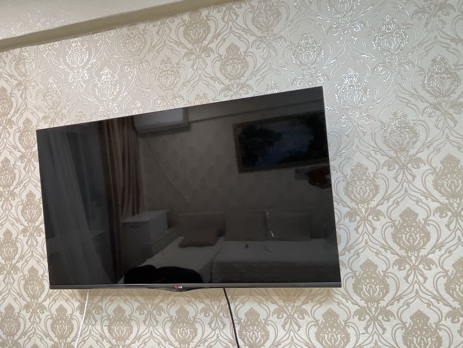 Продам СМАРТ телевизор LG