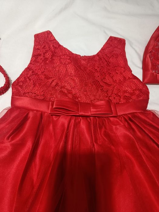 Rochie pentru Botez sau Mot Rosie, cu Broderie, marime 9-12l