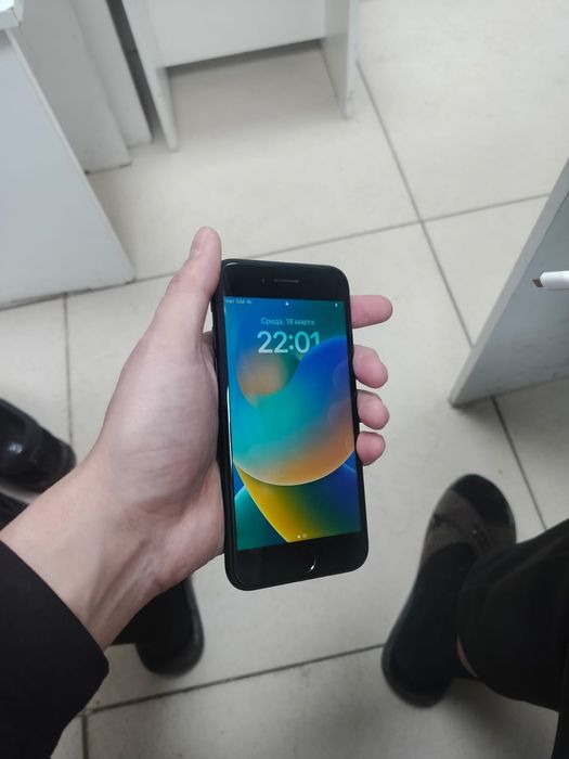 Айфон СЕ без ремонта в идеале