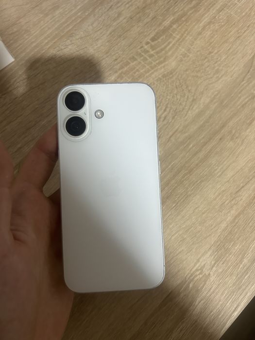 Disponibil iphone 16