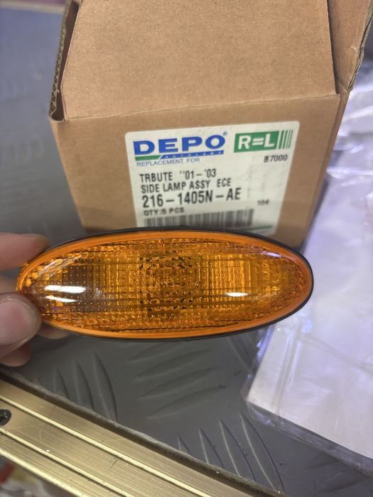 Поворотник в крыло мазда кронос