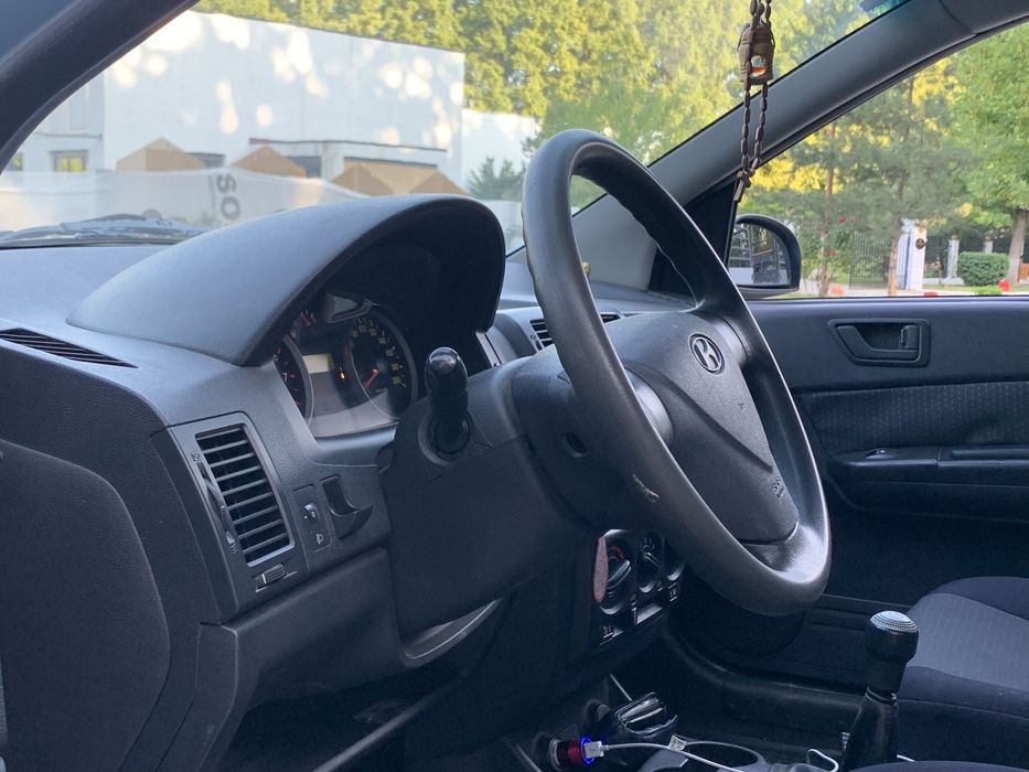 —Hyundai Getz  1100 Cm 68 cp   113.000 km AC ABS—5 % Benzina ( București )