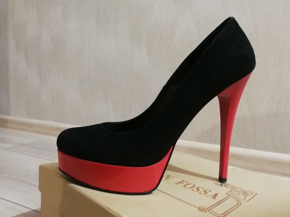 Продам шикарные туфли из натуральной замши на выход!