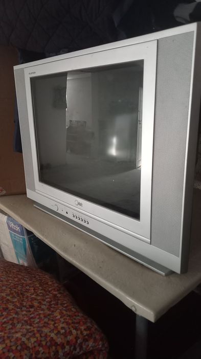 Телевизор LG наст