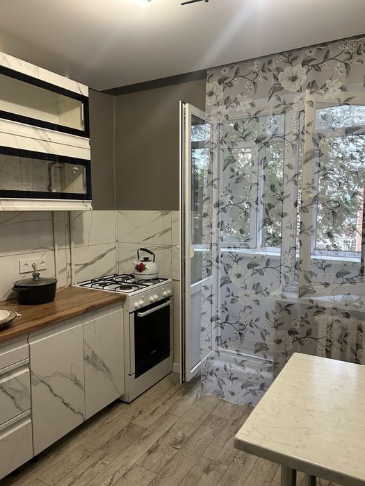 4 мкр, возле Азия Молл