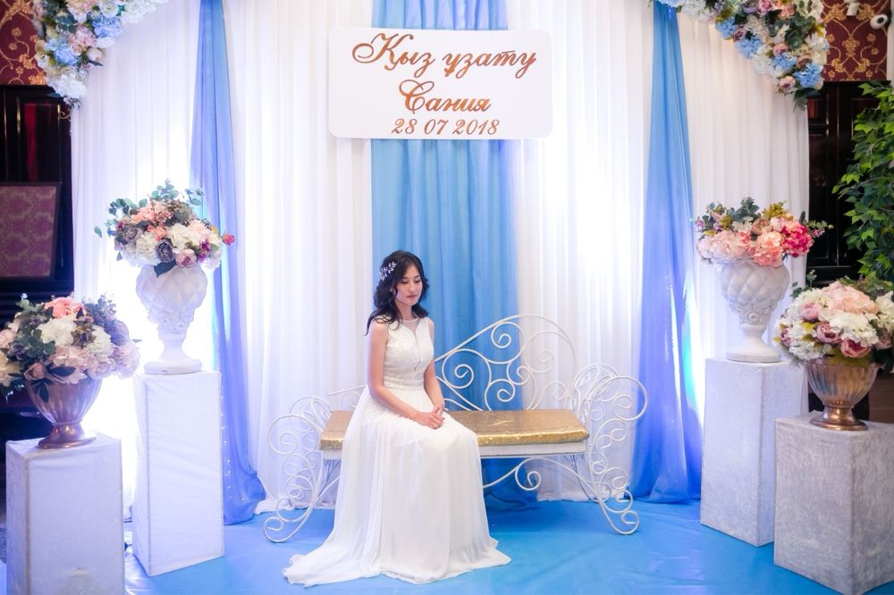 Платье белое