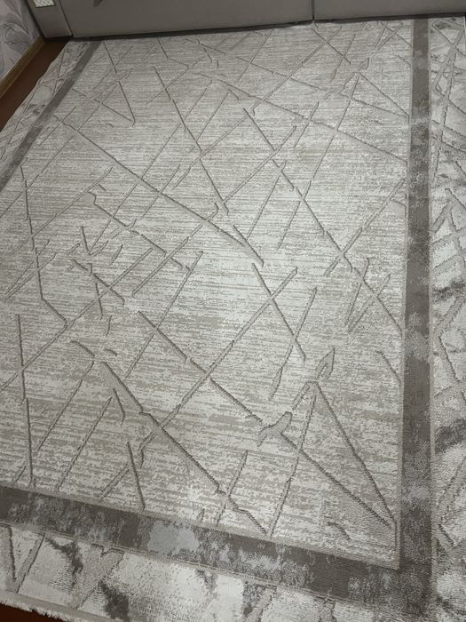 Продам ковёр длина 3*5 ширина 2*5