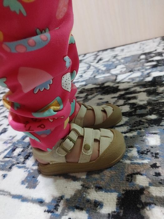 Сандали для девочек на лето