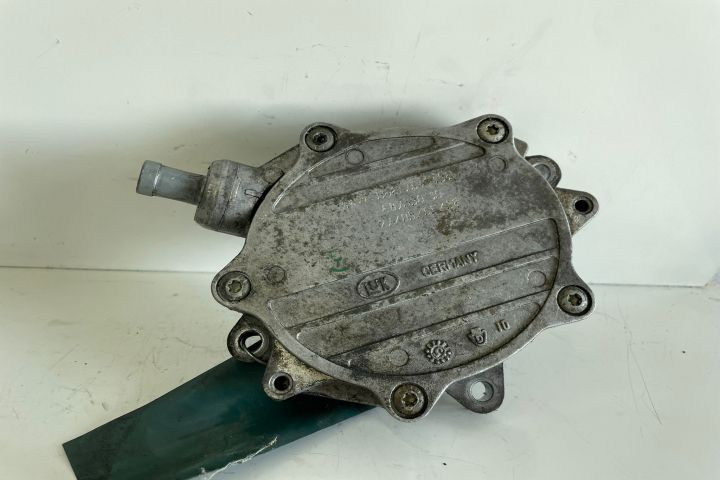 Pompa vacuum 2.0 b 687390 BMW Seria 3 E90/E91/E92/E93