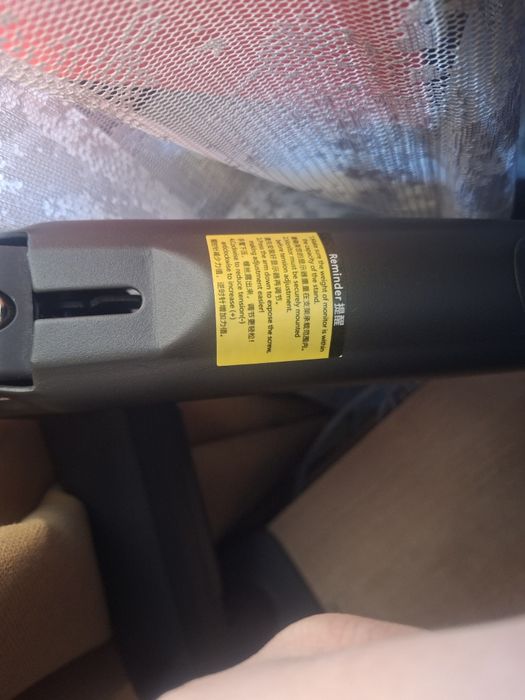 Продаю манитор (разбитый) вместе с кронштейн