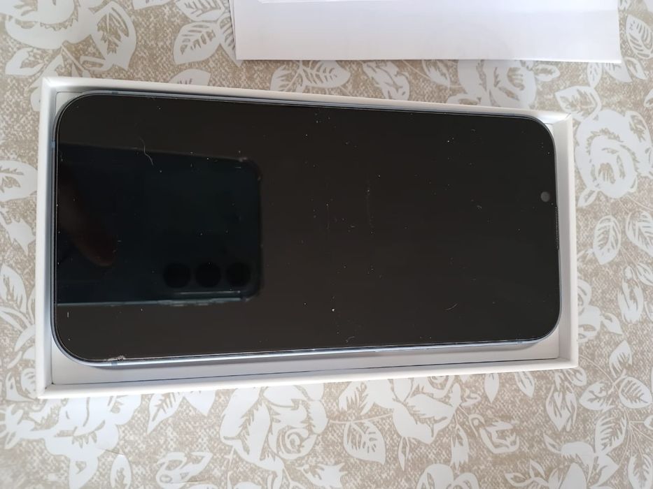 iPhone 14 голубой