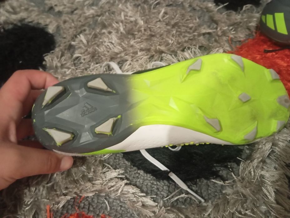 Ghete de fotbal Adidas Predator mărimea 44