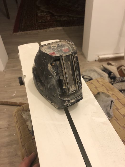 Болгарка, перфоратор, лазерный уровень;