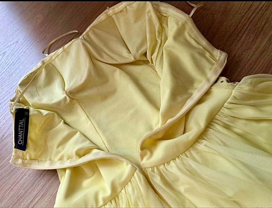 Rochie galbena de evenimente cu pietricele