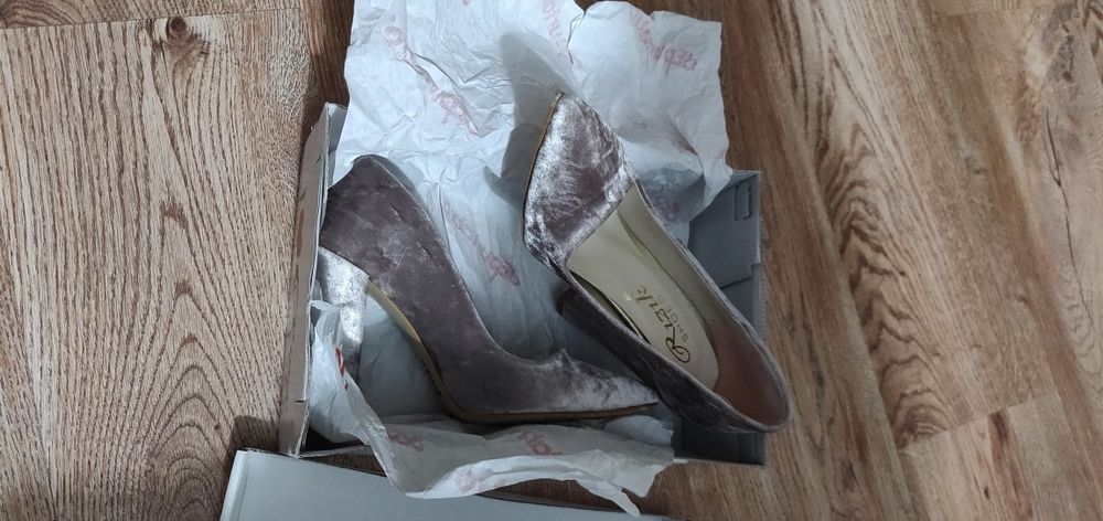 Pantofi de dama cu toc gros