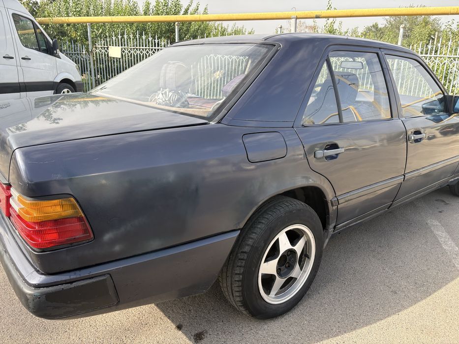 Mercedes Benz e230 автомат