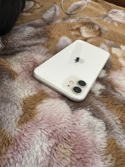 Айфон 11 продам идеал