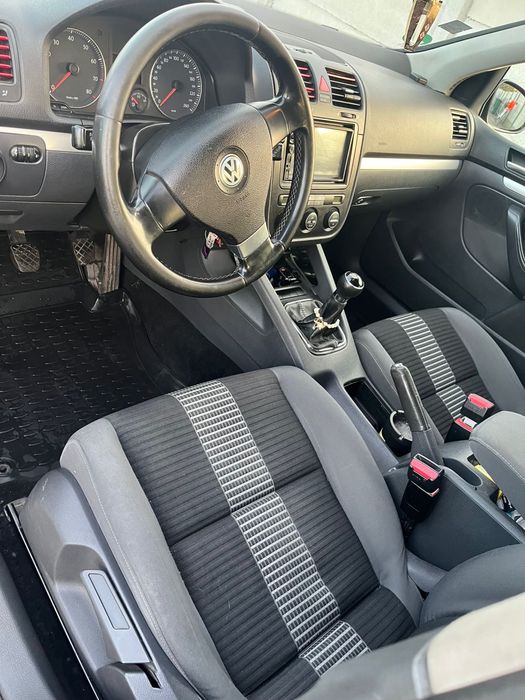 Volkswagen Golf benzină, 2.048 € — imagine 3