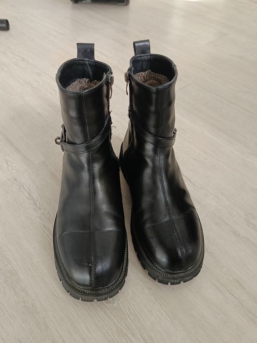 Продам зимний женский сапоги