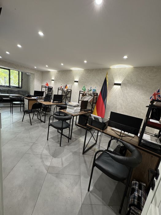 Своя срочна  прадаётся  коммерческое помещение готовый арендатор.1700$