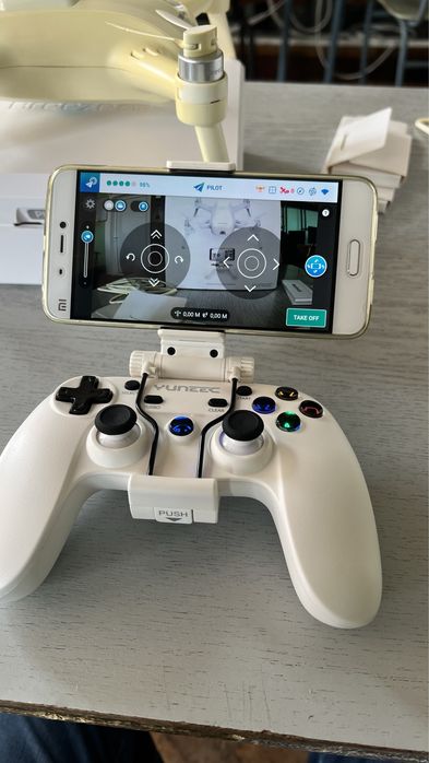 Дрон Yuneec Breeze 4K с контролер и две батерии