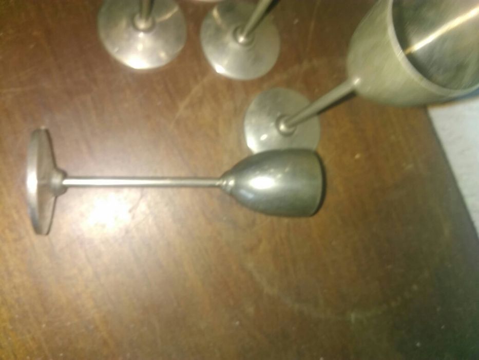 Продавам 5 броя дьлбоко посребрени Руски чашки