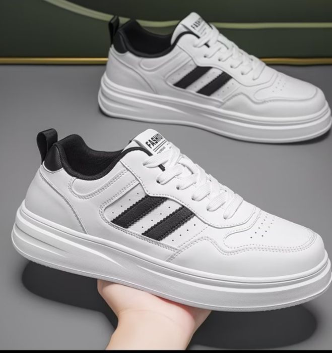 Кроссовки от бренда Adidas