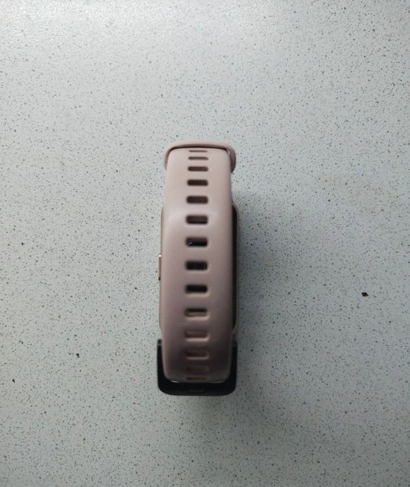 фитнес-часы  huawei  band  6