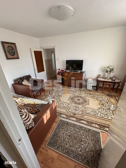 Apartament cu 3 camere de vânzare – Zona Casa de Cultură, Constanța