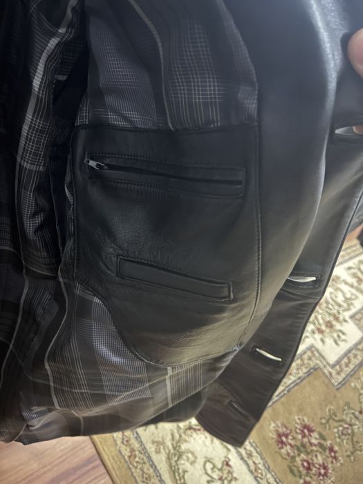 Куртка кожаная продается